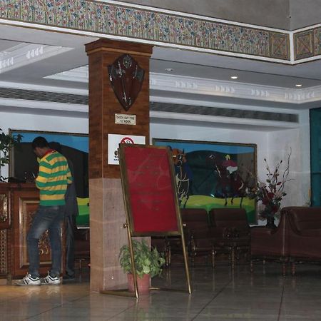 Marc Royale Hotel Zirakpur Esterno foto